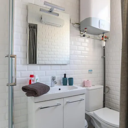 Orsay Cosy Studio Apartment *