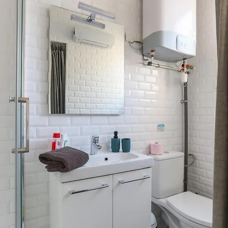 Orsay Cosy Studio Apartment *